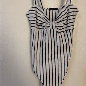 Black and white pinstripped bodysuit sz Small